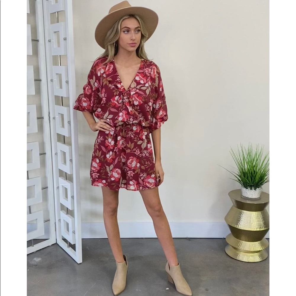 Brand new burgundy aura dress size M NWT